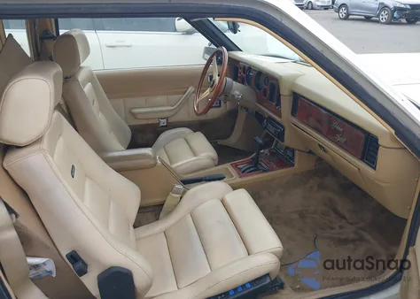 1982 Ford Mustang z USA, uszkodzony, nr VIN 1FABP10D4CF219855